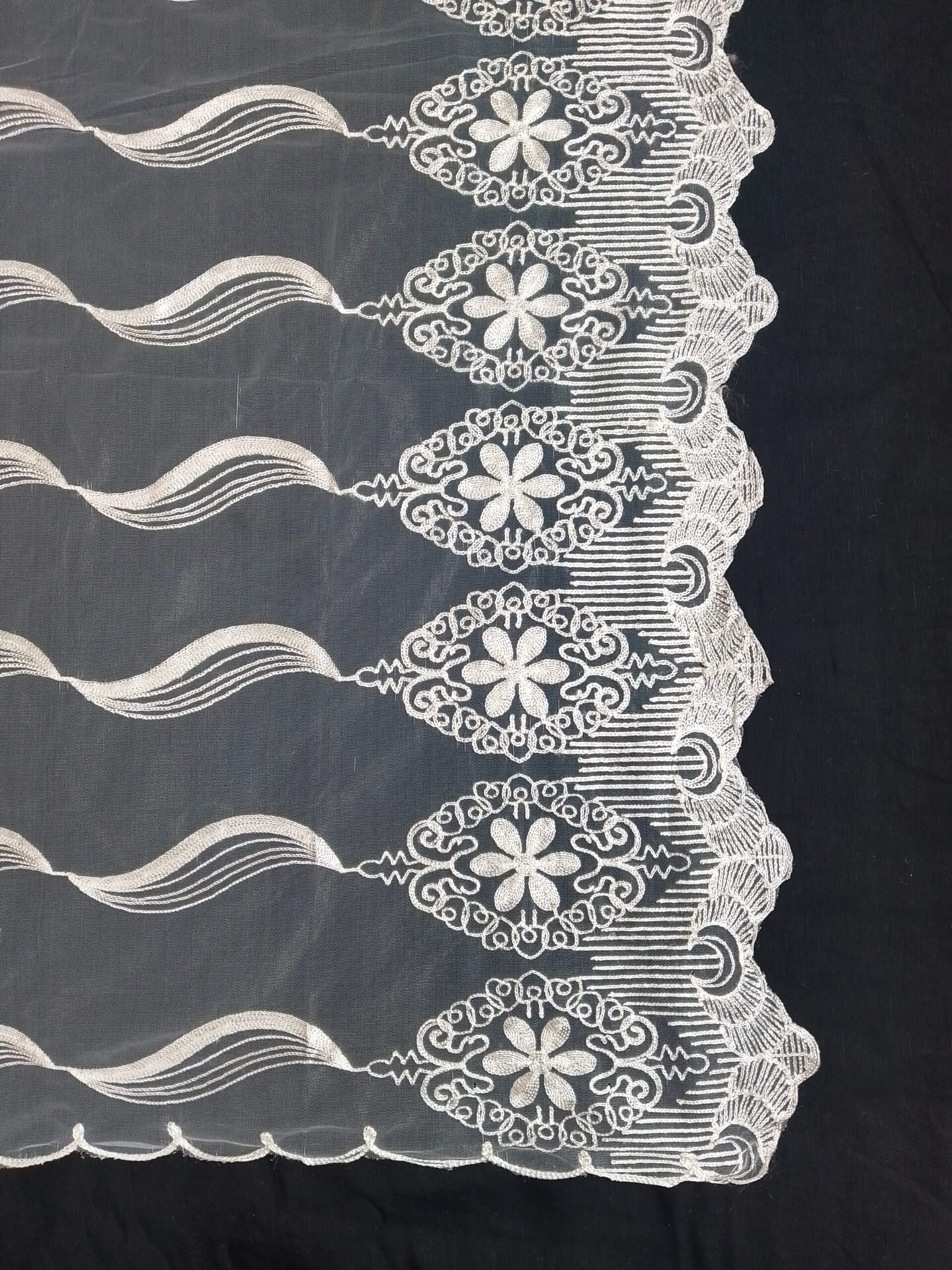 net dupatta 3190507 (4)