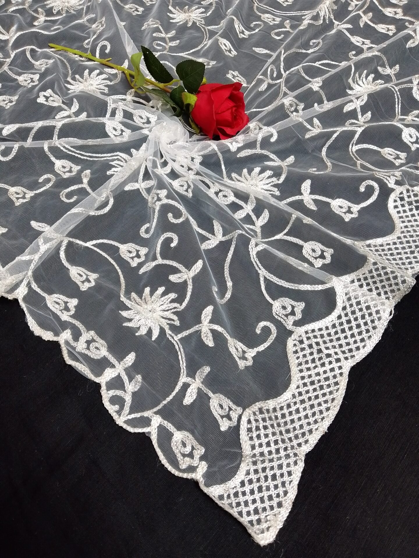 net dupatta 3190511 (1)