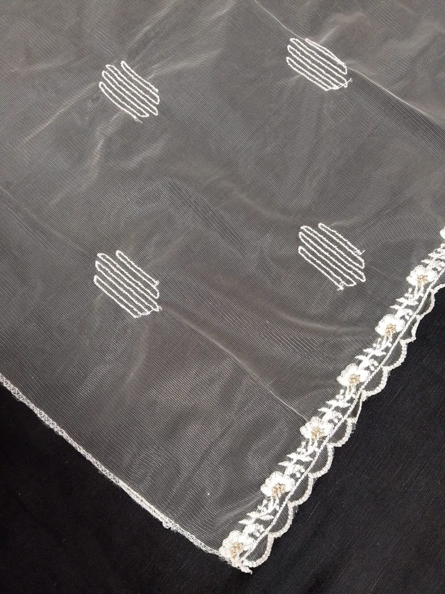 net dupatta 3190516 (5)