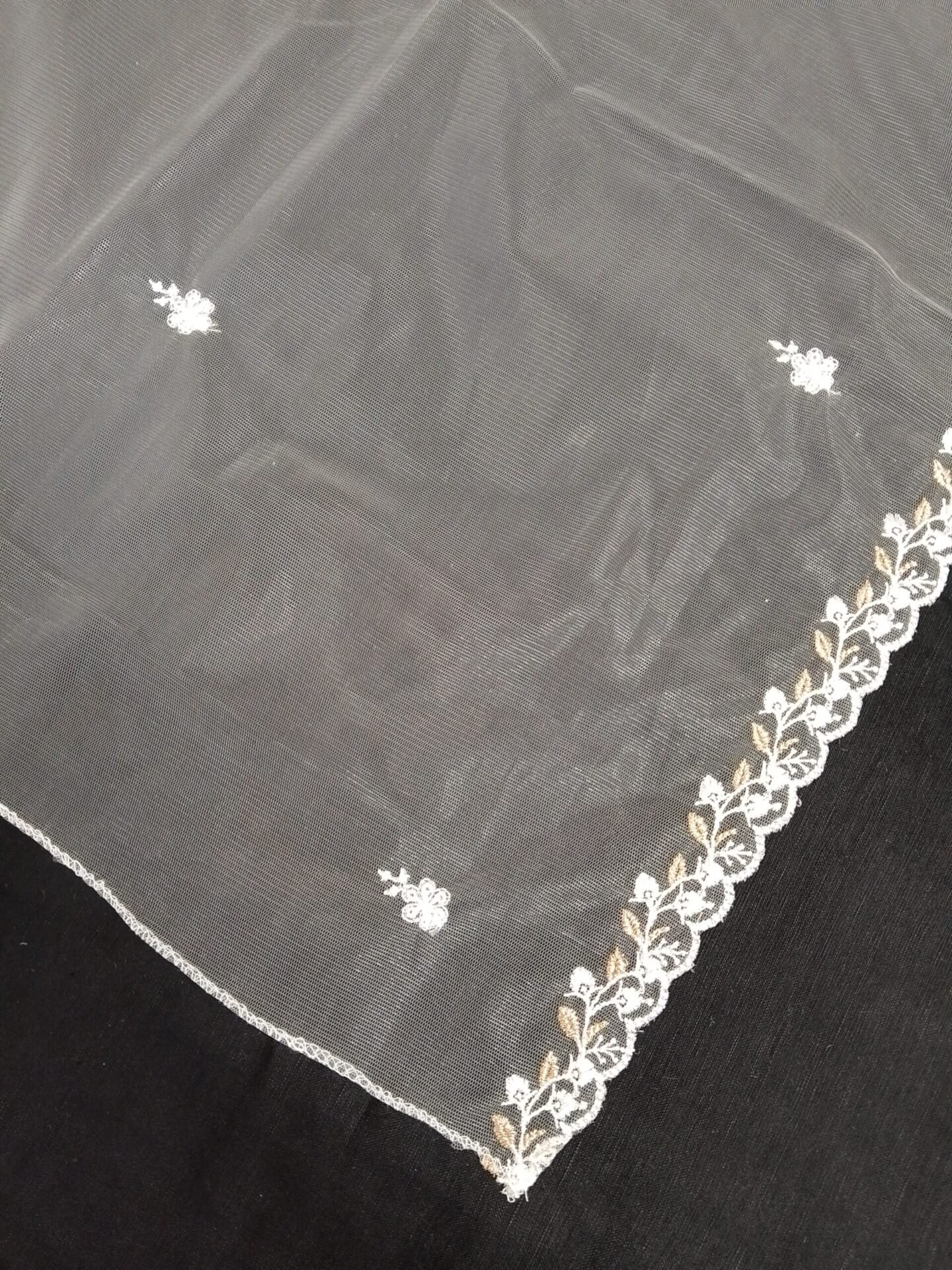 net dupatta 3190518 (5)