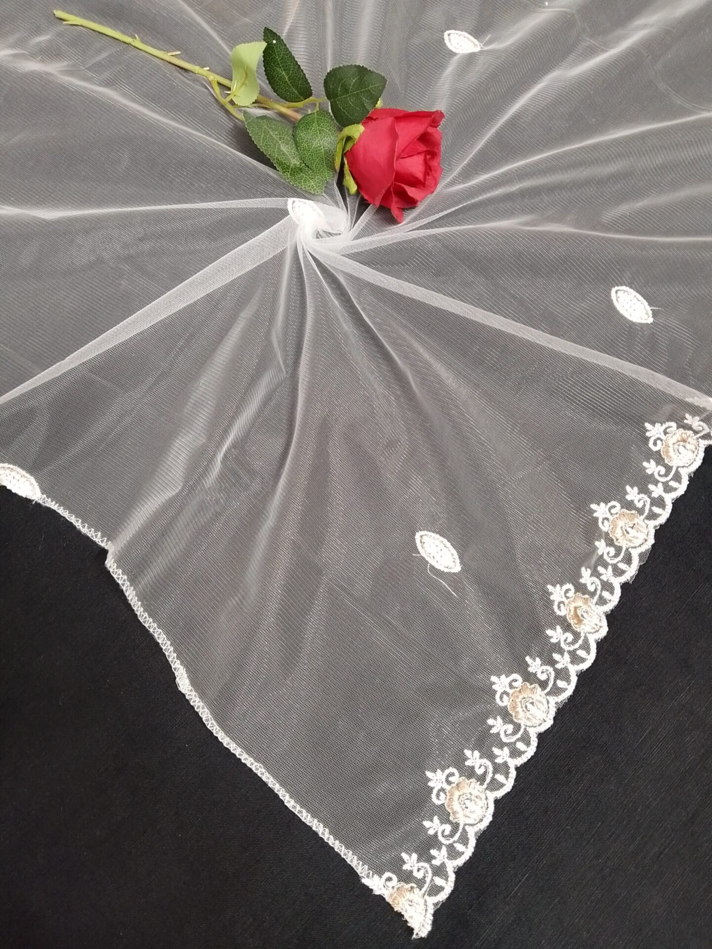 net dupatta 3190521 (1)