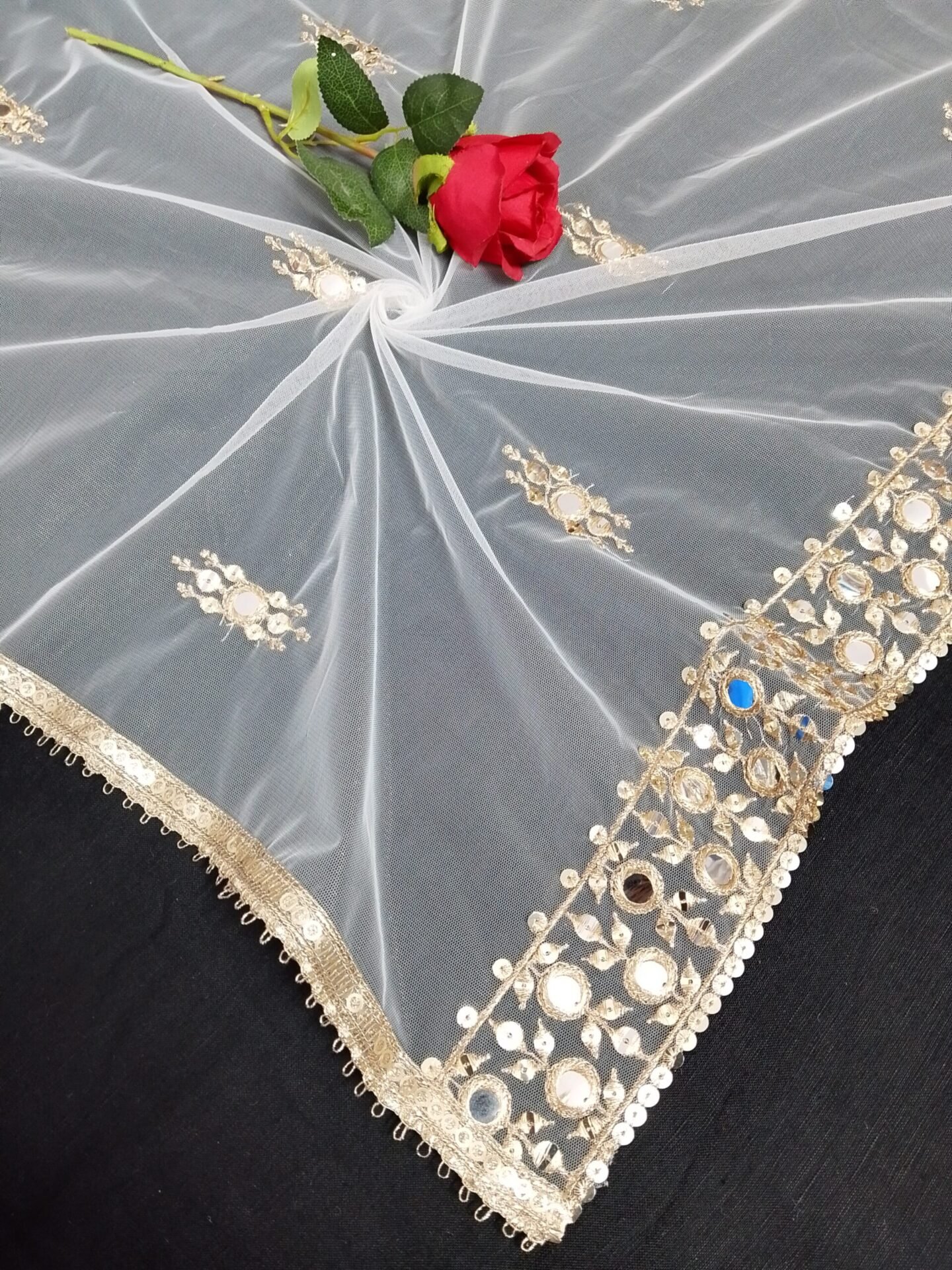 net dupatta 3625524 (1)
